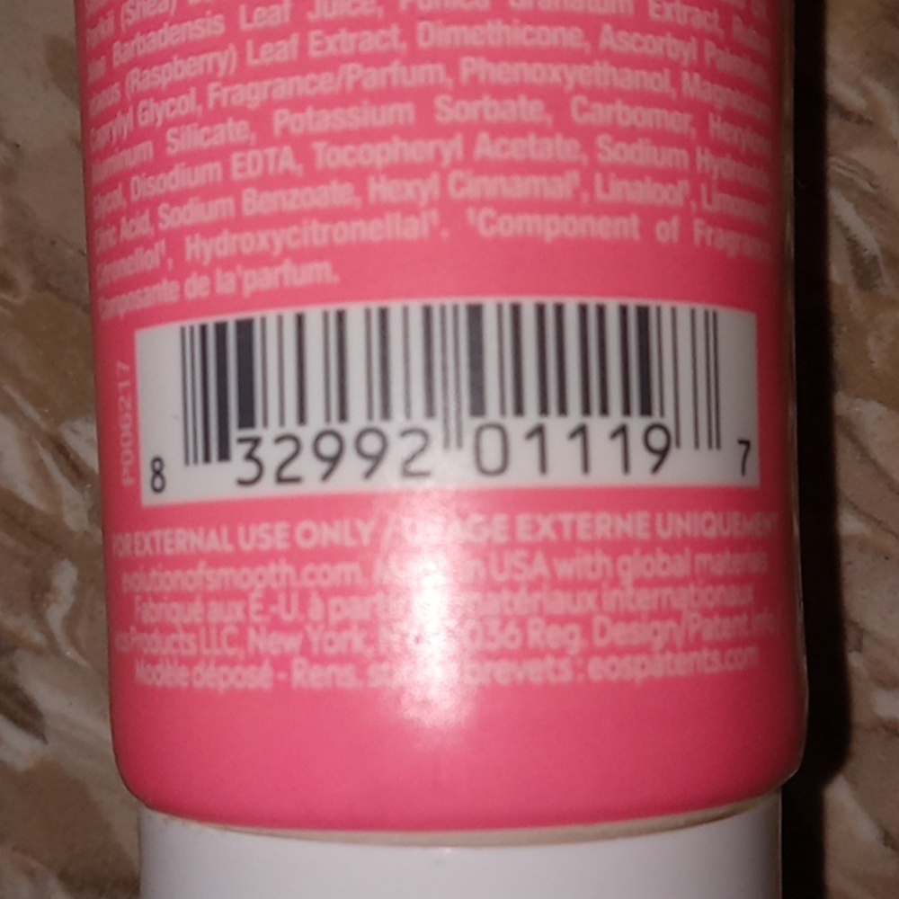 EOS Pomegranate Raspberry Shave Cream - Picture 5 of 5